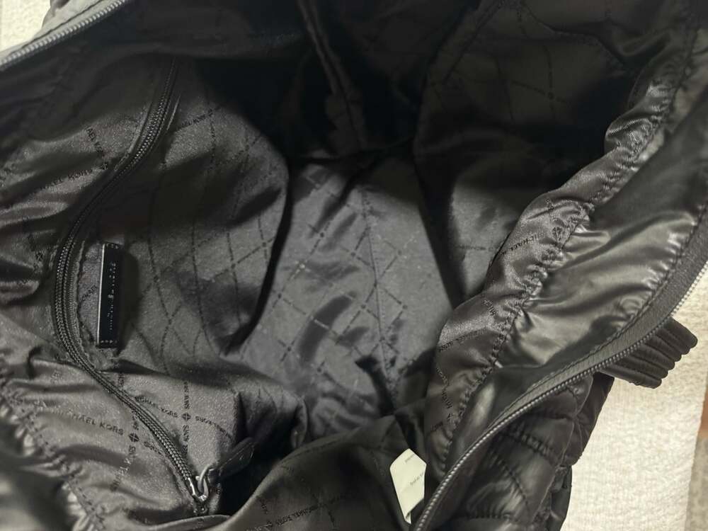 Michael Kors Black Tote Bag Zip Top Silver HW Lined Inner Pockets Double Handles - Picture 5 of 10